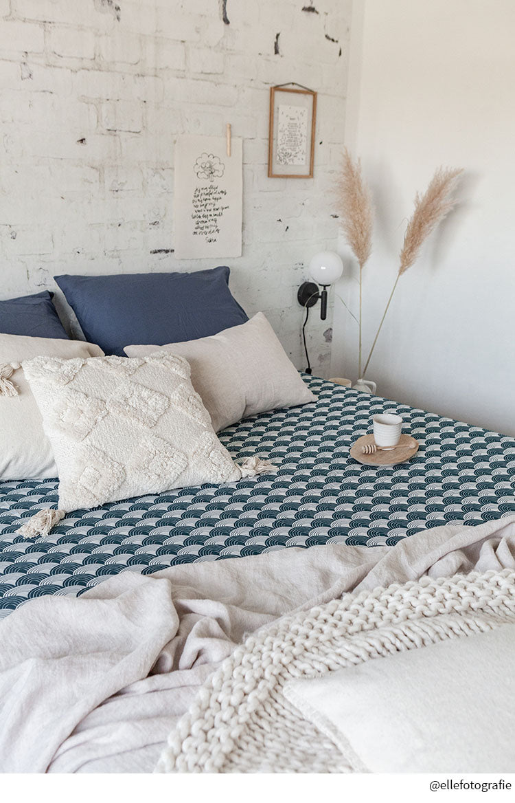 Love white linens with lots of pillows - From Isla #bedroominspo