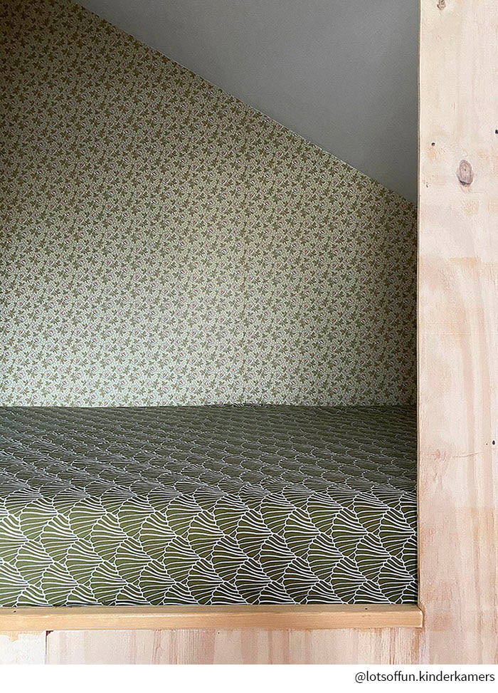 SNÄCKOR | Olive green | 70x160cm | Dra-På-Lakan för barnsäng